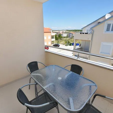 Ad Astra - Three Bedroom With Terrace Appartement